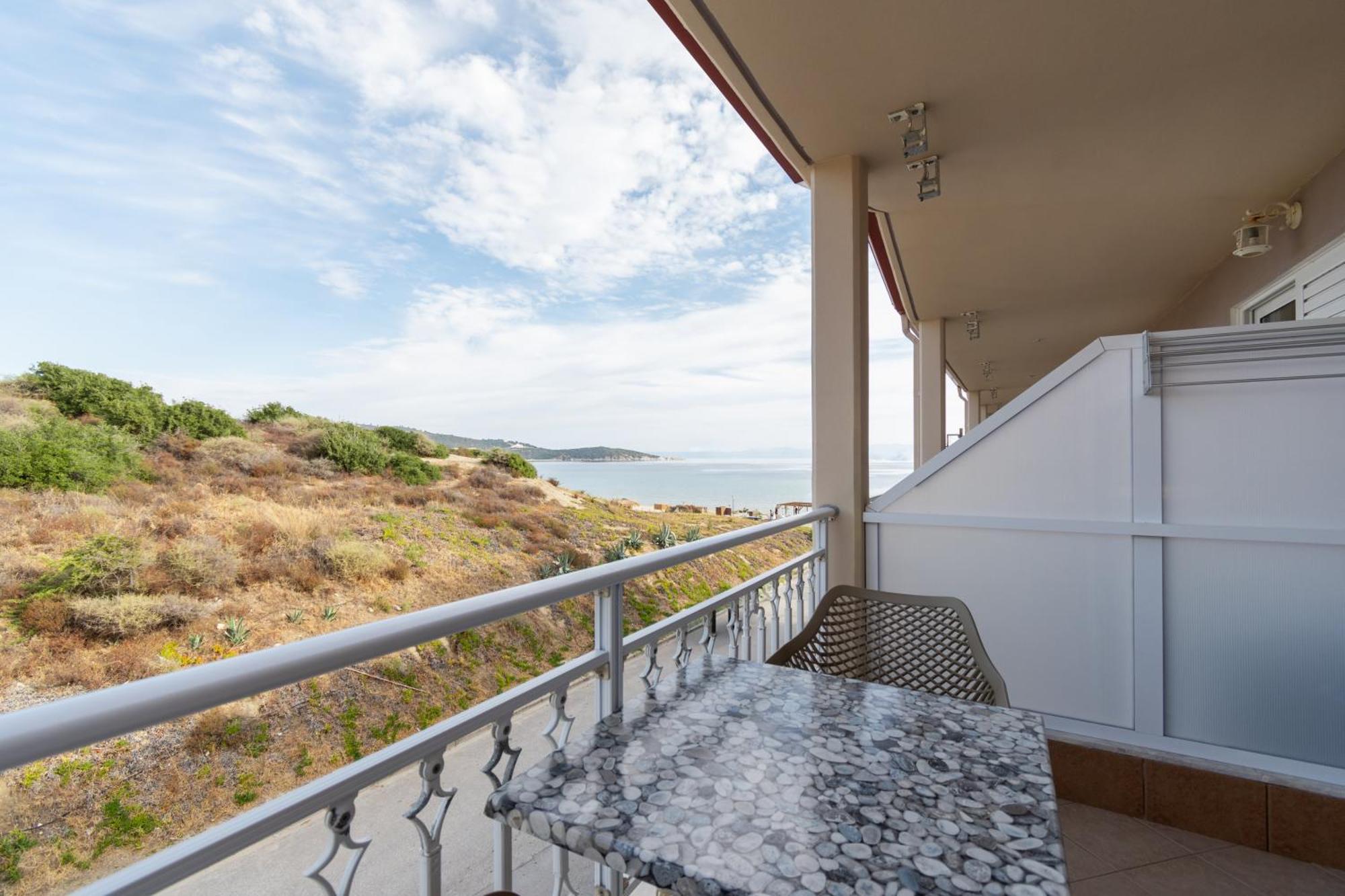 Hotel Agni On The Beach Сарти Екстериор снимка